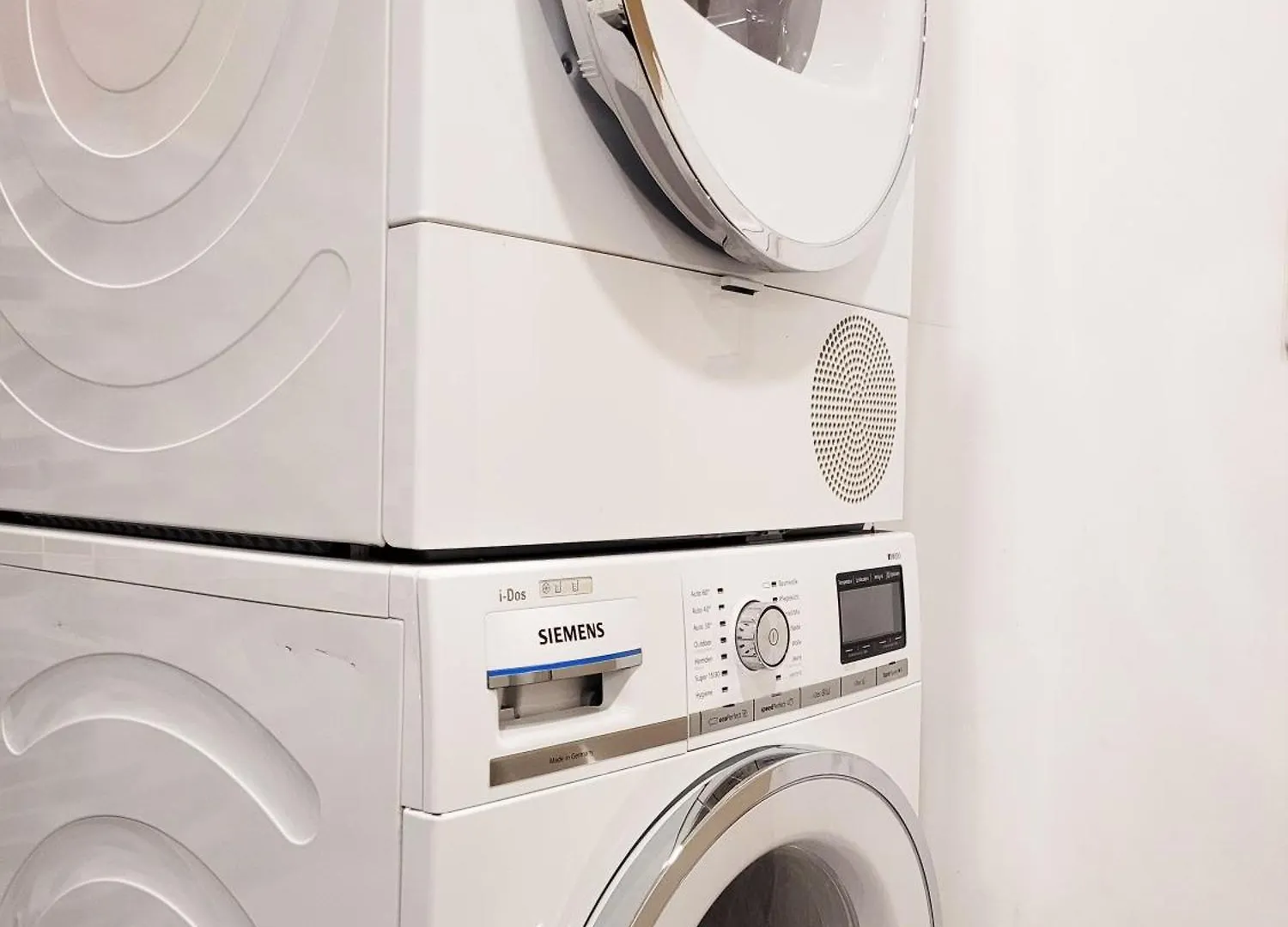 Exklusives Hafen-Appartement Mit Whirlpool, Mit Wasserblick, City-Nah & Eigenem Parkplatz Hamburg 0*,  Germany